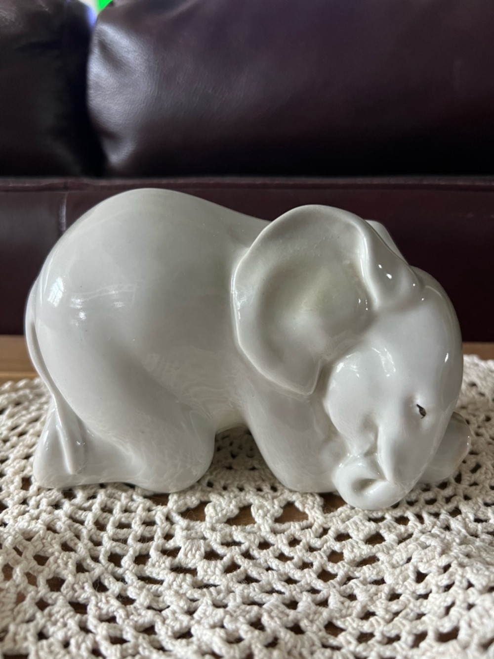 Vintage USSR Made Lomonosov kneeling
Elephant.Perfect condition.